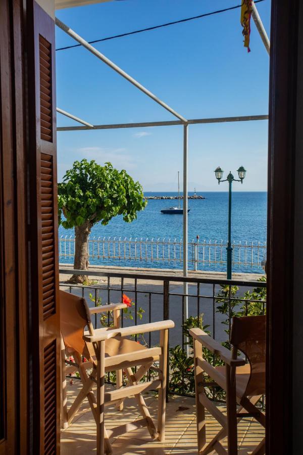 Notos Sea Front Apartment Glossa Luaran gambar